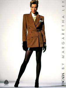 Escada_Fall_Winter_91_92_04.thumb.png.fff3c481b59e9386ce0cec7b1f9c1dba.png