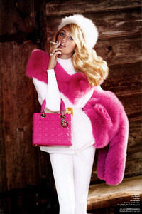 Faena_V_Magazine_Winter_2013_06.thumb.jpg.b5cddefb949ecd4c77e589a3aed07307.jpg