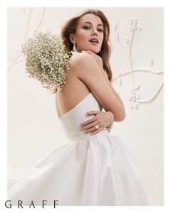 Graff-Diamonds-Bridal-Jewelry-Campaign03.thumb.jpg.e8c6169d63fa42cb7ae1401cdb05fbcc.jpg