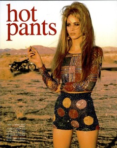 Hot_Pants_von_Unwerth_Vogue_Italia_May_1991_02.thumb.jpg.6352cb8e5dda797f8582e75532b882af.jpg