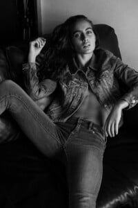 Jo-double-denim.thumb.jpg.fd24a6bf830cfc6b3bf214c28339478b.jpg