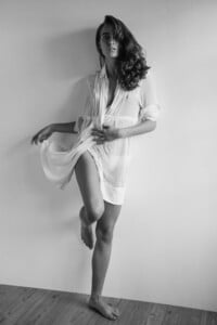 Jo-wet-shirt-full-length.thumb.jpg.38a40eae2891d2234a0b88ed23aac811.jpg