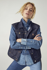 Justina-DESIDERATA-Denim0613-OK.jpg