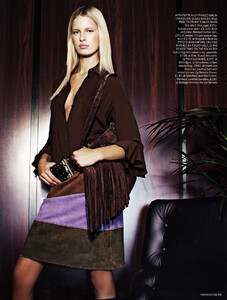 KarolinaKurkova-VogueUK030204-RaymondMeier.jpg