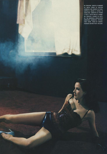 Klein_Vogue_Italia_February_2005_10.thumb.png.16201e3ab02e1d2e4fecd4e5bfd27874.png