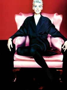 Knight_Jil_Sander_Fall_Winter_91_92_03.thumb.png.a5a98f08ab613dc7e3b271b1d9aeed68.png