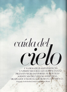 Kudacki_Vogue_Spain_May_2011_01.thumb.jpg.2f95cc776b8d12fb3512a8d959ca2461.jpg