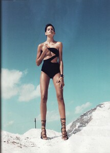 Kudacki_Vogue_Spain_May_2011_04.thumb.jpg.1ad205fca9a0ee926740a675d84eae51.jpg