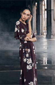 LE-SOL-Dress-01.thumb.jpg.4e645995b105222ef2e926fb8046d269.jpg