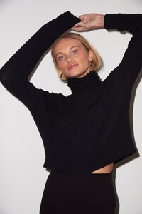 LNA-Black-Aliza-Sweater.jpg