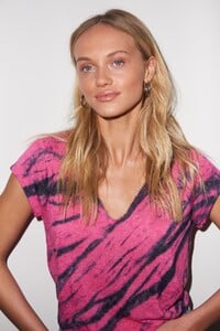 LNA-Blithe-tee-in-magenta-tie-dye.jpg