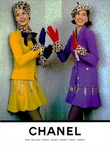 Lagerfeld_Chanel_Fall_Winter_91_92_02.thumb.png.6df9853d88c811a927c41d0554e2cb0a.png