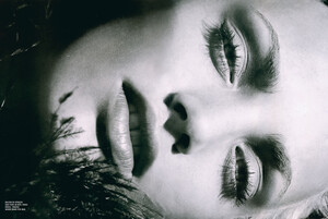 LeahDeWavrin-Flair-April2007-CamillaAkrans-15.jpg
