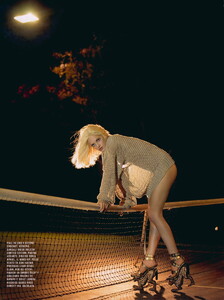 LeahDeWavrin-Flair-April2007-CamillaAkrans-17.jpg
