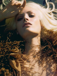 LeahDeWavrin-Flair-April2007-CamillaAkrans-18.jpg