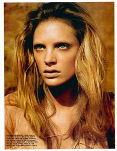 LeahDeWavrin_Flair_July2006_MauroMongiello_SofiaSanchez_02.jpg