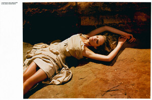 LeahDeWavrin_Flair_July2006_MauroMongiello_SofiaSanchez_04.jpg