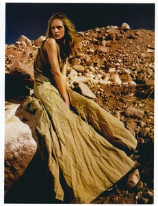 LeahDeWavrin_Flair_July2006_MauroMongiello_SofiaSanchez_06.jpg