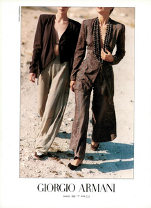 Lindbergh_Giorgio_Armani_Spring_Summer_1994_08.thumb.png.6db0a45a497404dec14d7b780606e215.png