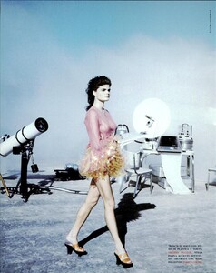 Lindbergh_Vogue_Italia_May_1991_03.thumb.jpg.1f25e030d2c2dacd8e32a5d6cc33f3e0.jpg