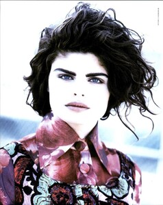 Lindbergh_Vogue_Italia_May_1991_05.thumb.jpg.96e6dc91ff312e7c8bbfeb3a792544ae.jpg