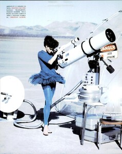 Lindbergh_Vogue_Italia_May_1991_06.thumb.jpg.529f253722e533b223dbdc6b2028bc7d.jpg