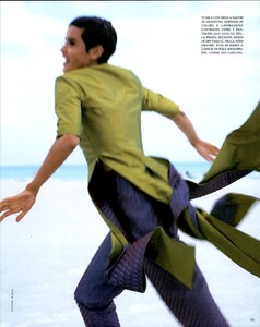 Magni_Vogue_Italia_May_1991_06.thumb.png.fd09a6bdf4e908aa1ac0b5d5884ef86f.png