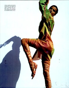 Magni_Vogue_Italia_May_1991_08.thumb.png.bbd30fe3a18220f4b408de5d27ee3ab5.png