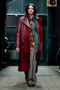 Marni-Menswear-FW19-Milan-6765-1547304218.thumb.jpg.e31fc6cfba1cacb2a68bb76927bad3f5.jpg