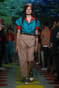 Marni-Menswear-SS20-Milan-2743-1560613272.thumb.jpg.1ae2d08d7688d0922477086b6624c501.jpg