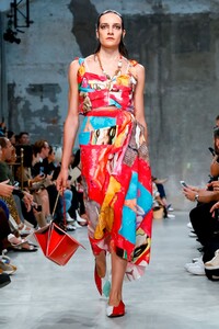 Marni-RTW-SS19-Milan-9079-1537696789.thumb.jpg.fc71a20549bd41d627d34a7a6f3bf47e.jpg