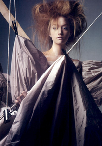 McDean_Vogue_Italia_February_2005_09.thumb.png.e8fd83a6509768c9fed1212e55739c6f.png