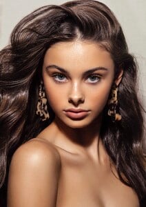 Meika-Woollard-001.jpg