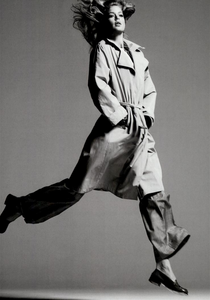 Meisel_Vogue_Italia_February_2005_14.thumb.png.440b5ca5bfb61e40128be2b6e9e3f0ba.png