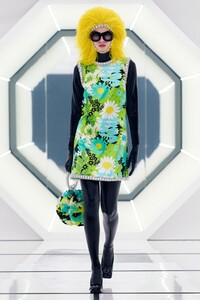 Moncler-RTW-FW20-Milan-10-1582137364.thumb.jpg.b5519336993b6d0f56a101b38f8a8781.jpg
