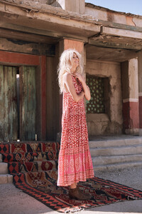 ROSA-Spell-The-Gypsy-Collective-May-18-Collection-Aline-Weber-shot-by-Graham-Dunn26.jpg