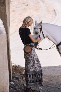 ROSA-Spell-The-Gypsy-Collective-May-18-Collection-Aline-Weber-shot-by-Graham-Dunn30.jpg