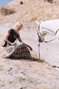 ROSA-Spell-The-Gypsy-Collective-May-18-Collection-Aline-Weber-shot-by-Graham-Dunn32.jpg