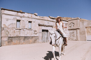 ROSA-Spell-The-Gypsy-Collective-May-18-Collection-Aline-Weber-shot-by-Graham-Dunn38.jpg