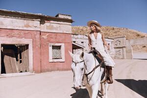 ROSA-Spell-The-Gypsy-Collective-May-18-Collection-Aline-Weber-shot-by-Graham-Dunn39.jpg