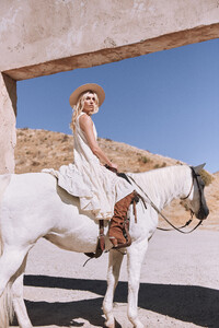 ROSA-Spell-The-Gypsy-Collective-May-18-Collection-Aline-Weber-shot-by-Graham-Dunn41.jpg
