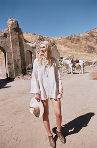 ROSA-Spell-The-Gypsy-Collective-May-18-Collection-Aline-Weber-shot-by-Graham-Dunn50.jpg