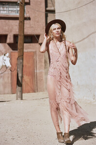 ROSA-Spell-The-Gypsy-Collective-May-18-Collection-Aline-Weber-shot-by-Graham-Dunn55.jpg