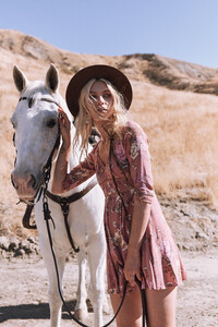 ROSA-Spell-The-Gypsy-Collective-May-18-Collection-Aline-Weber-shot-by-Graham-Dunn57.jpg