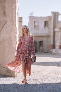 ROSA-Spell-The-Gypsy-Collective-May-18-Collection-Aline-Weber-shot-by-Graham-Dunn83.jpg