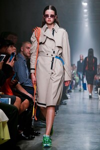 Rokh-RTW-SS20-Paris-4364-1569270715.thumb.jpg.073a78cddc6adb232714b2cbe54b4598.jpg