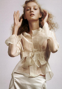 Slijper_Vogue_Italia_February_2005_10.thumb.png.36cd98340f953778ec889859ee1a9d2f.png