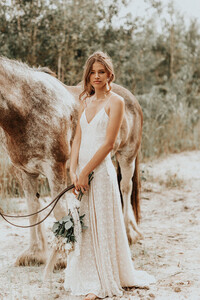 Spell-Bride-18-Isabell-Andreeva-by-Carly-Brown-Photography-bohemian-wedding-gowns-Byron-Bay-30-1.jpg