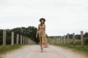 Spell-The-Gypsy-Collective-Aurora-Lookbook-by-Ming-Nomchong-with-Muse-Anna-Zasada-10.jpg