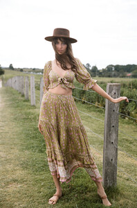 Spell-The-Gypsy-Collective-Aurora-Lookbook-by-Ming-Nomchong-with-Muse-Anna-Zasada-9.jpg